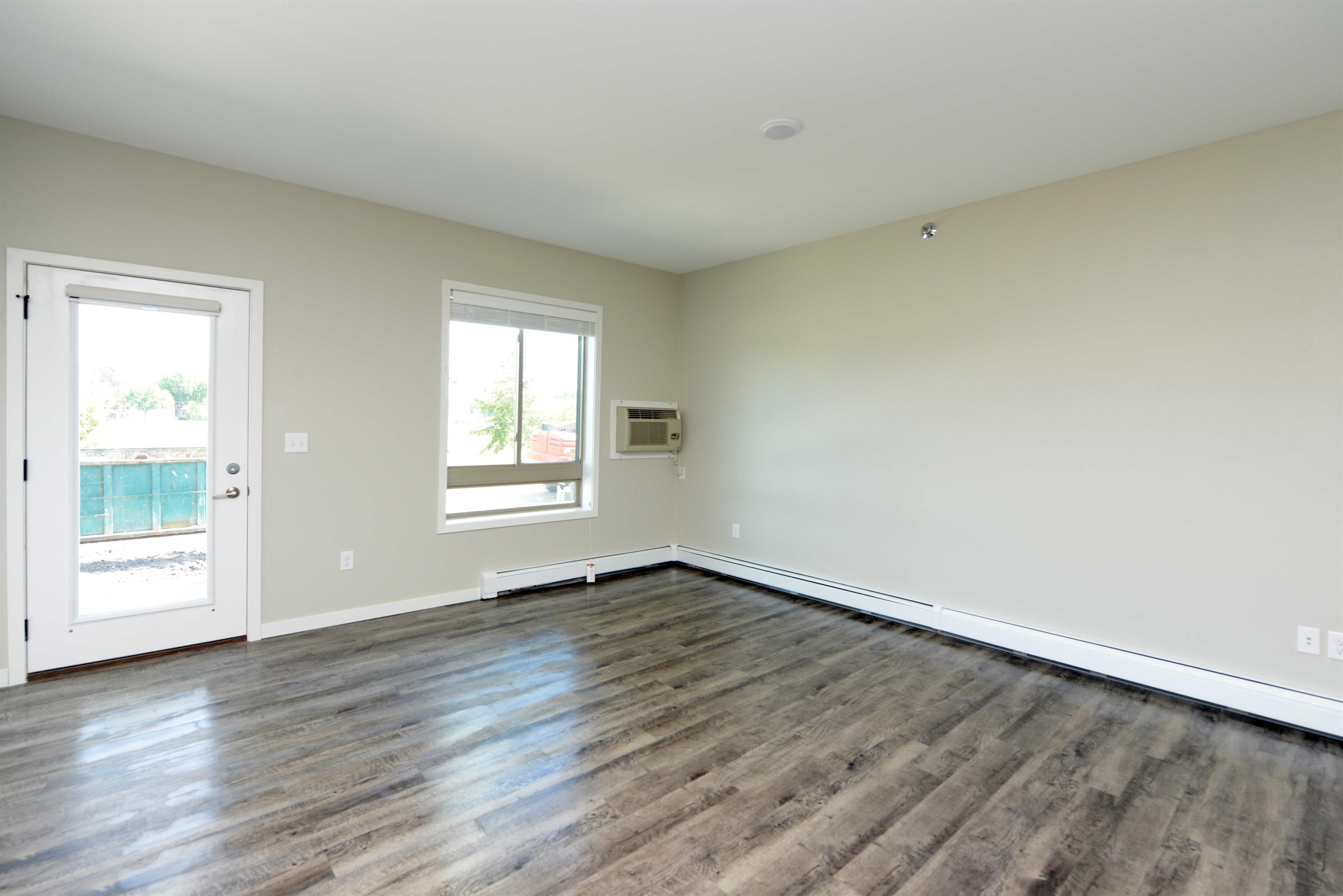 914 15t St. N - 104